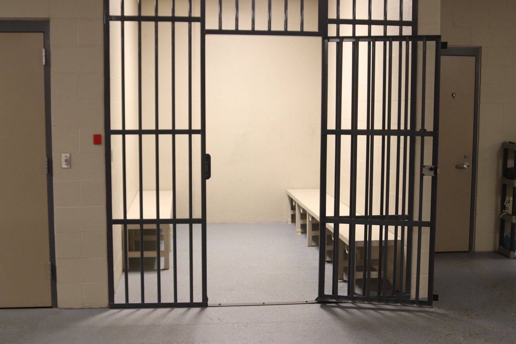 Hughes County Jail - temporary cell